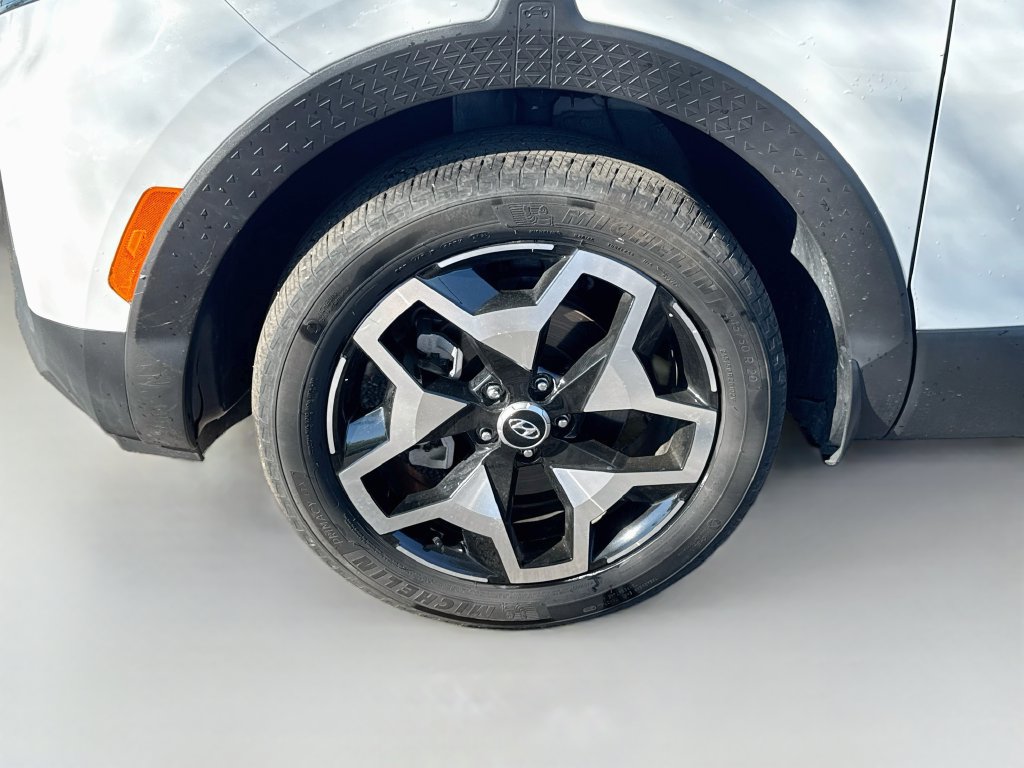 Used 2023 Hyundai Santa Cruz Limited AWD/4WD image 32