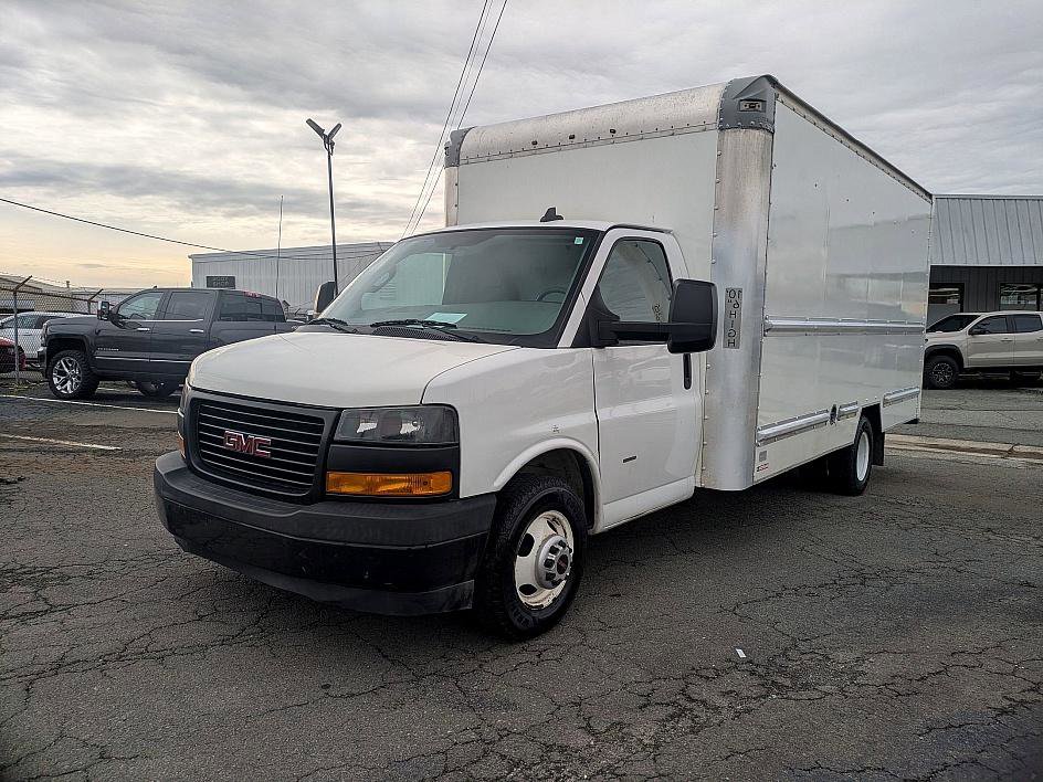 Used 2018 GMC Savana 3500 Extended w/ Driver Convenience Package image 1