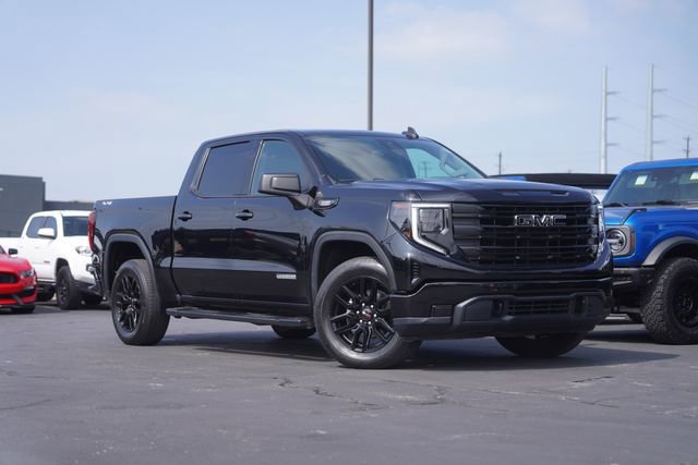 Used 2025 GMC Sierra 1500 Elevation w/ LPO, Elevation Black Package AWD/4WD image 2