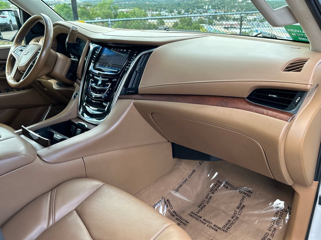 Used 2016 Cadillac Escalade ESV Platinum AWD/4WD image 9