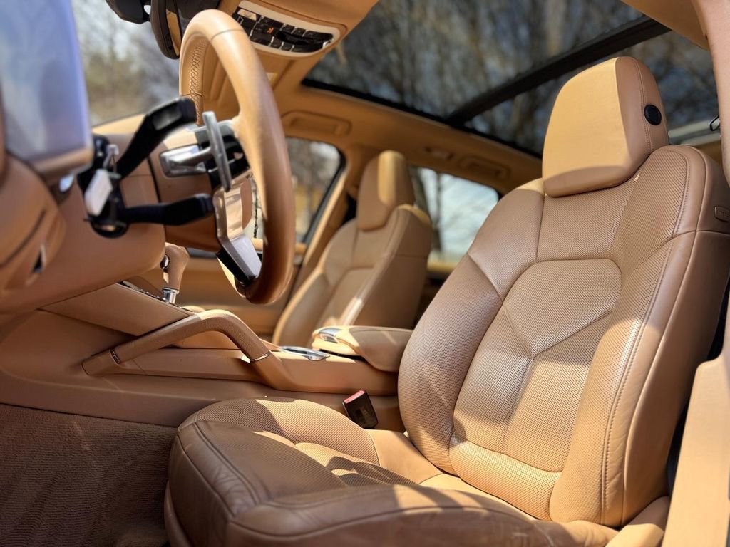 Used 2016 Porsche Cayenne image 19