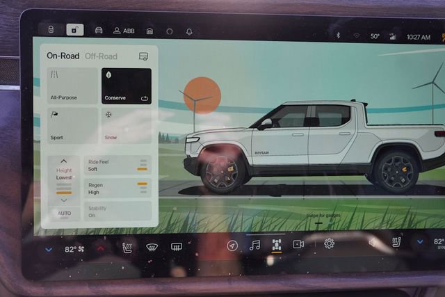 Used 2022 Rivian R1T Adventure image 26