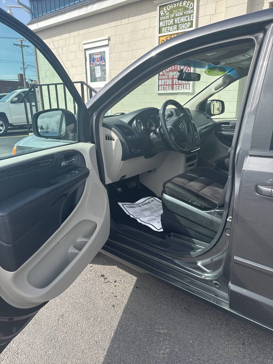 Used 2016 Dodge Grand Caravan SE w/ Quick Order Package 29E SE image 10