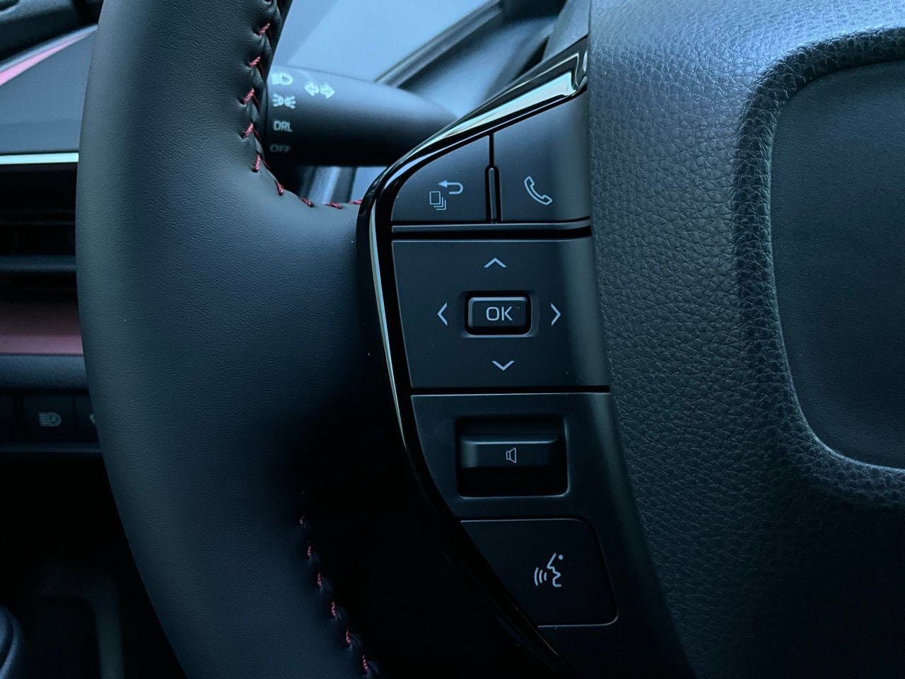 New 2026 Toyota Prius Plug-In Hybrid FWD image 30