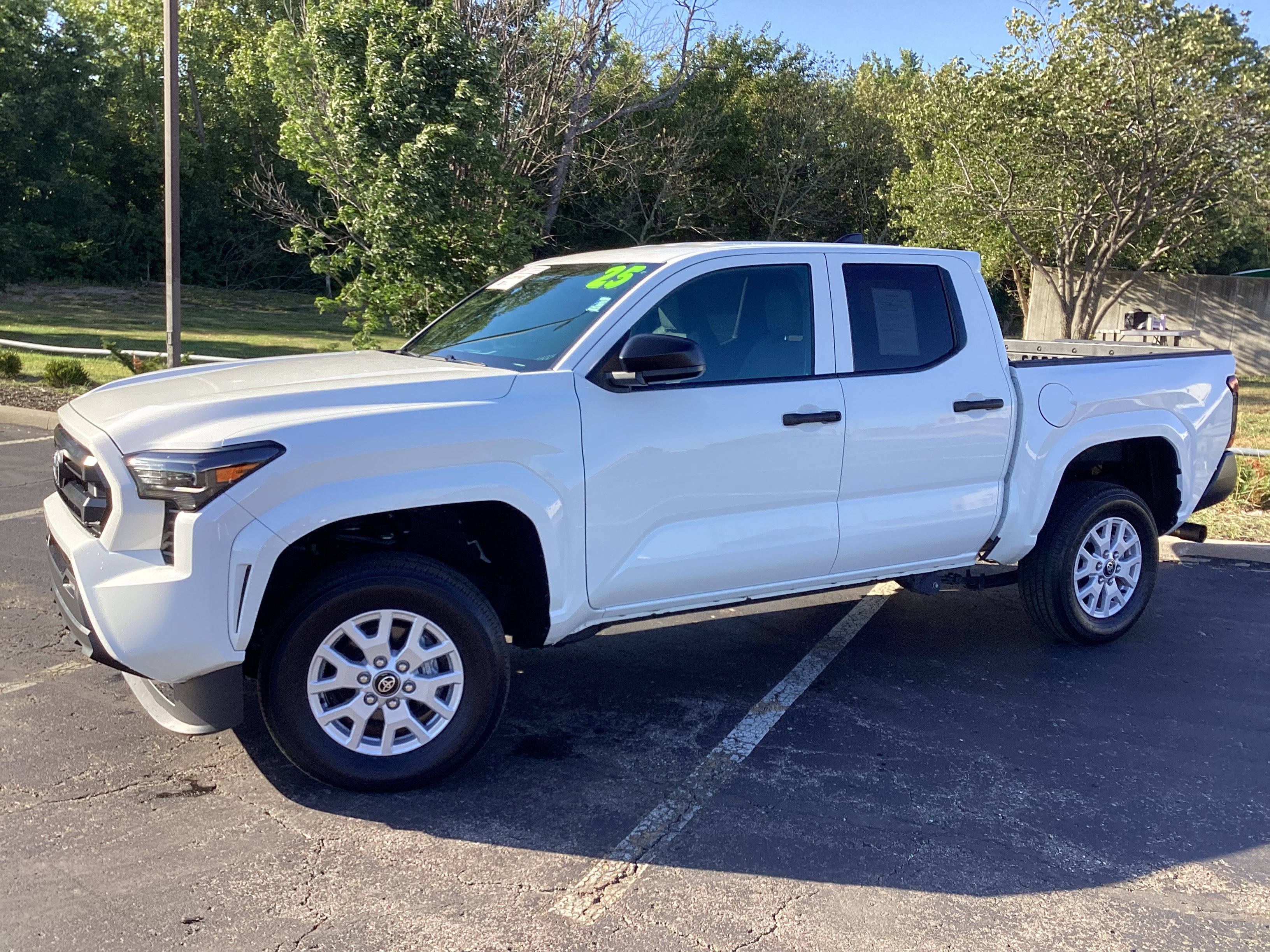Certified 2025 Toyota Tacoma SR AWD/4WD image 29