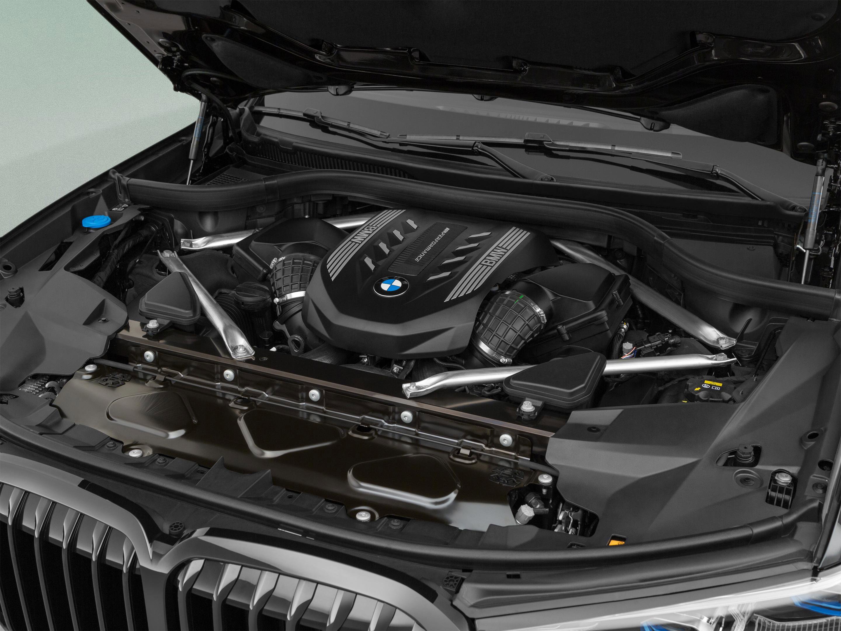 Used 2022 BMW X7 M50i w/ Dynamic Handling Package AWD/4WD image 15