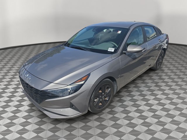 Used 2022 Hyundai Elantra SEL FWD image 3