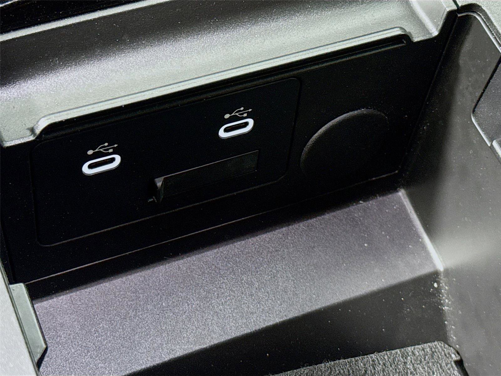 Used 2025 MAZDA MAZDA3 Carbon image 16