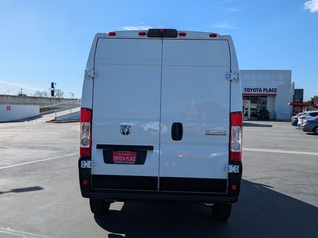 Used 2025 RAM ProMaster 2500 w/ Convenience Group image 12