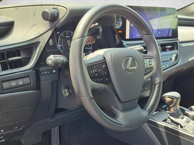 Certified 2023 Lexus ES 350 Ultra Luxury w/ Accessory Package (Z2) FWD image 3