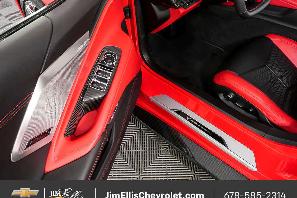 Used 2024 Chevrolet Corvette Stingray Premium Conv w/ Z51 Performance Package RWD image 15
