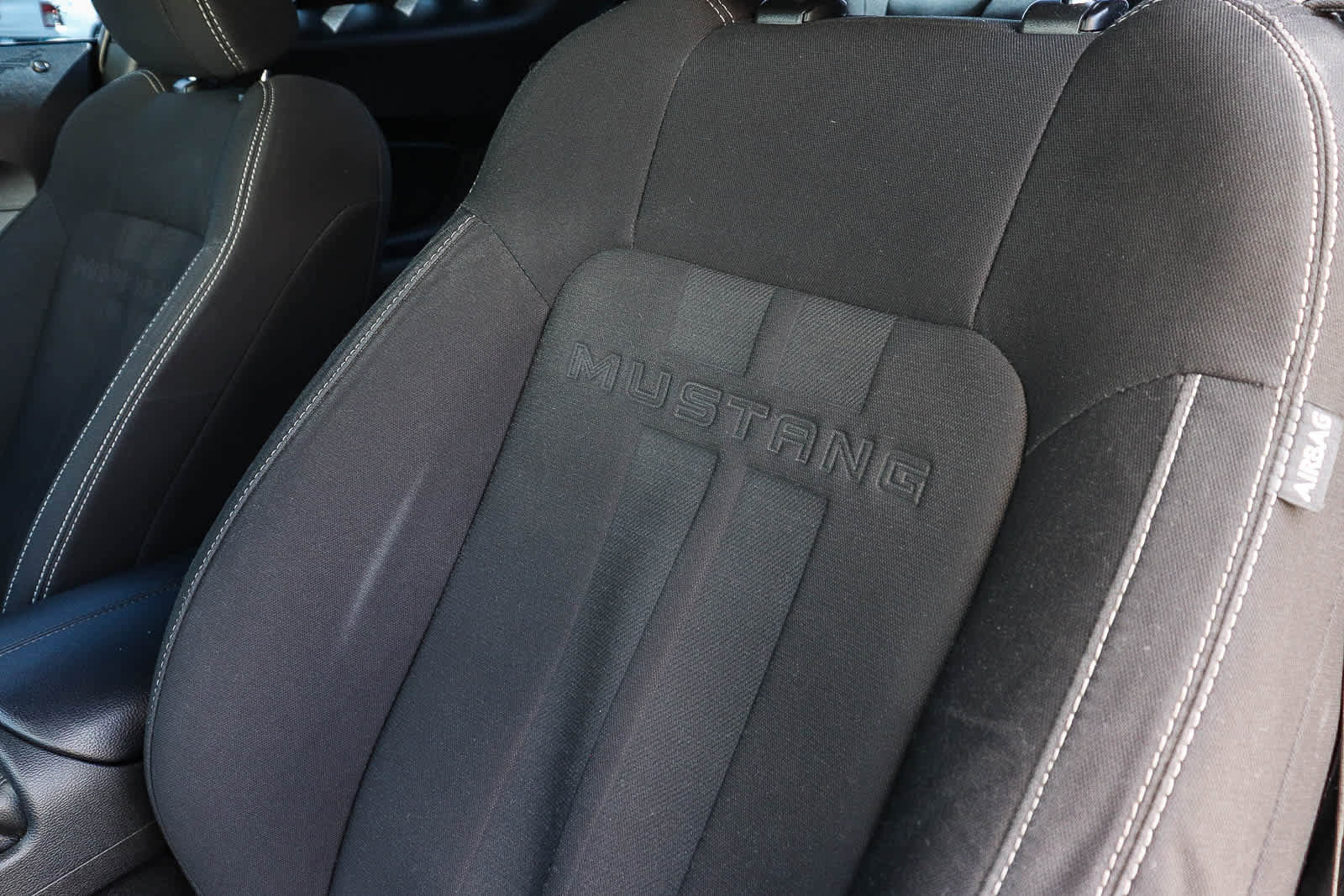 Used 2018 Ford Mustang Coupe RWD image 28