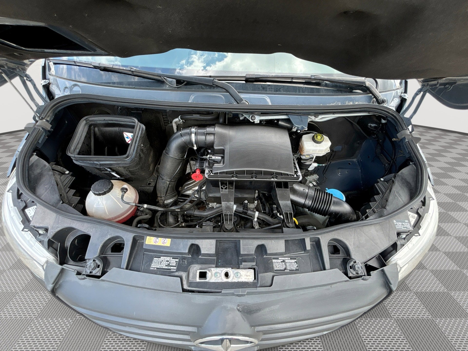 Used 2021 Mercedes-Benz Sprinter 2500 image 17