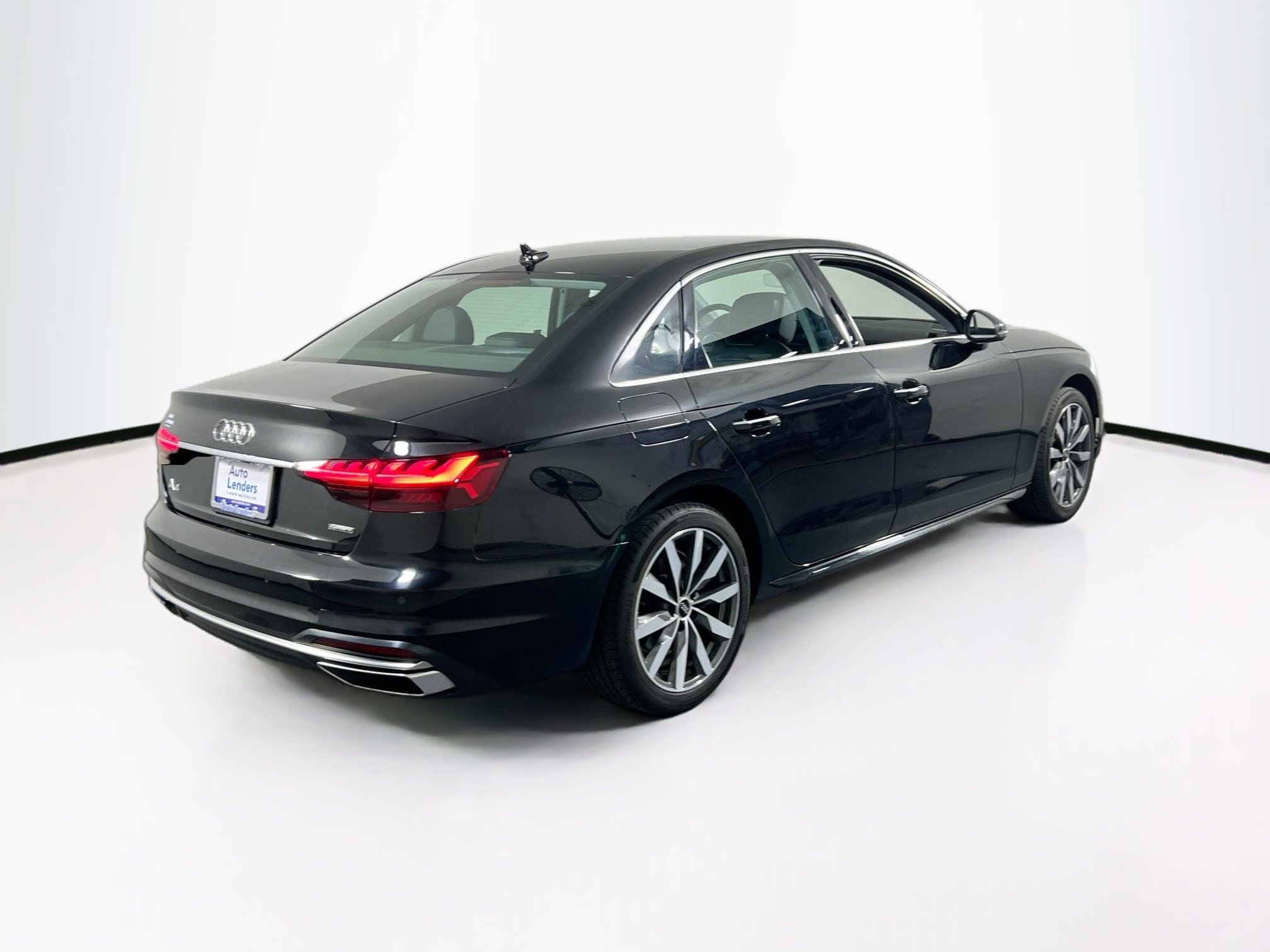 Used 2022 Audi A4 2.0T Premium Plus w/ Premium Plus Package image 5