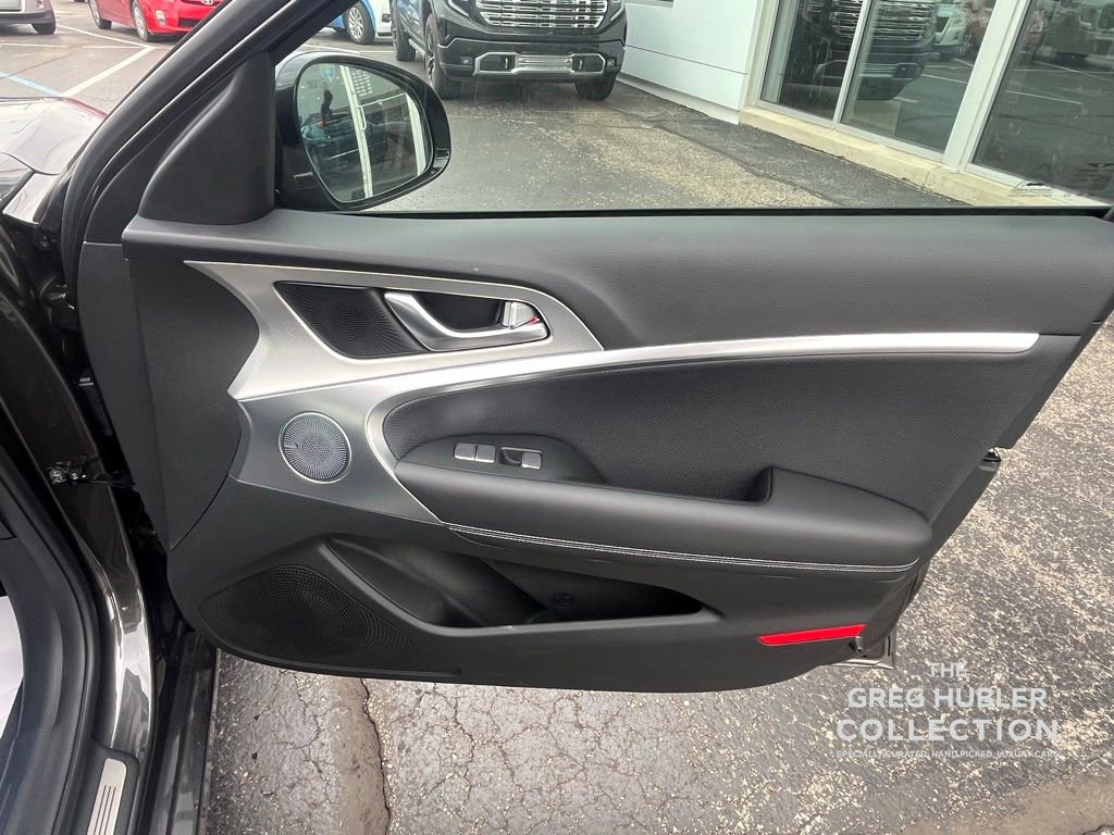 Used 2026 Genesis G70 2.5T Prestige image 26