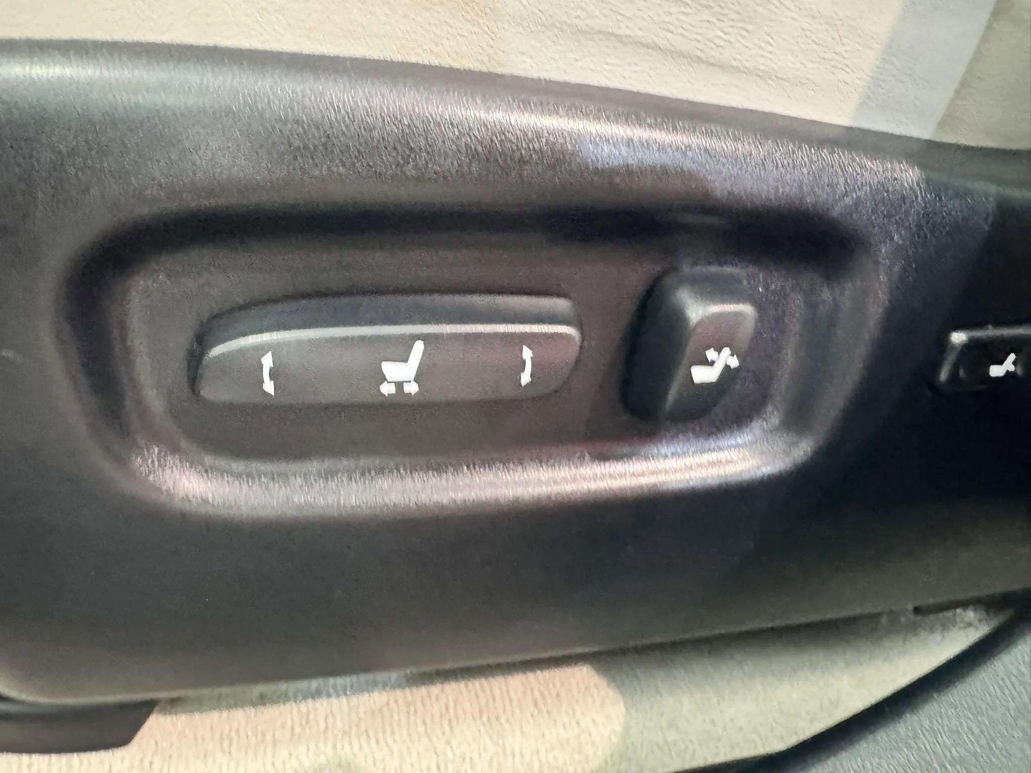 Used 2015 Lexus RX 450h AWD image 12