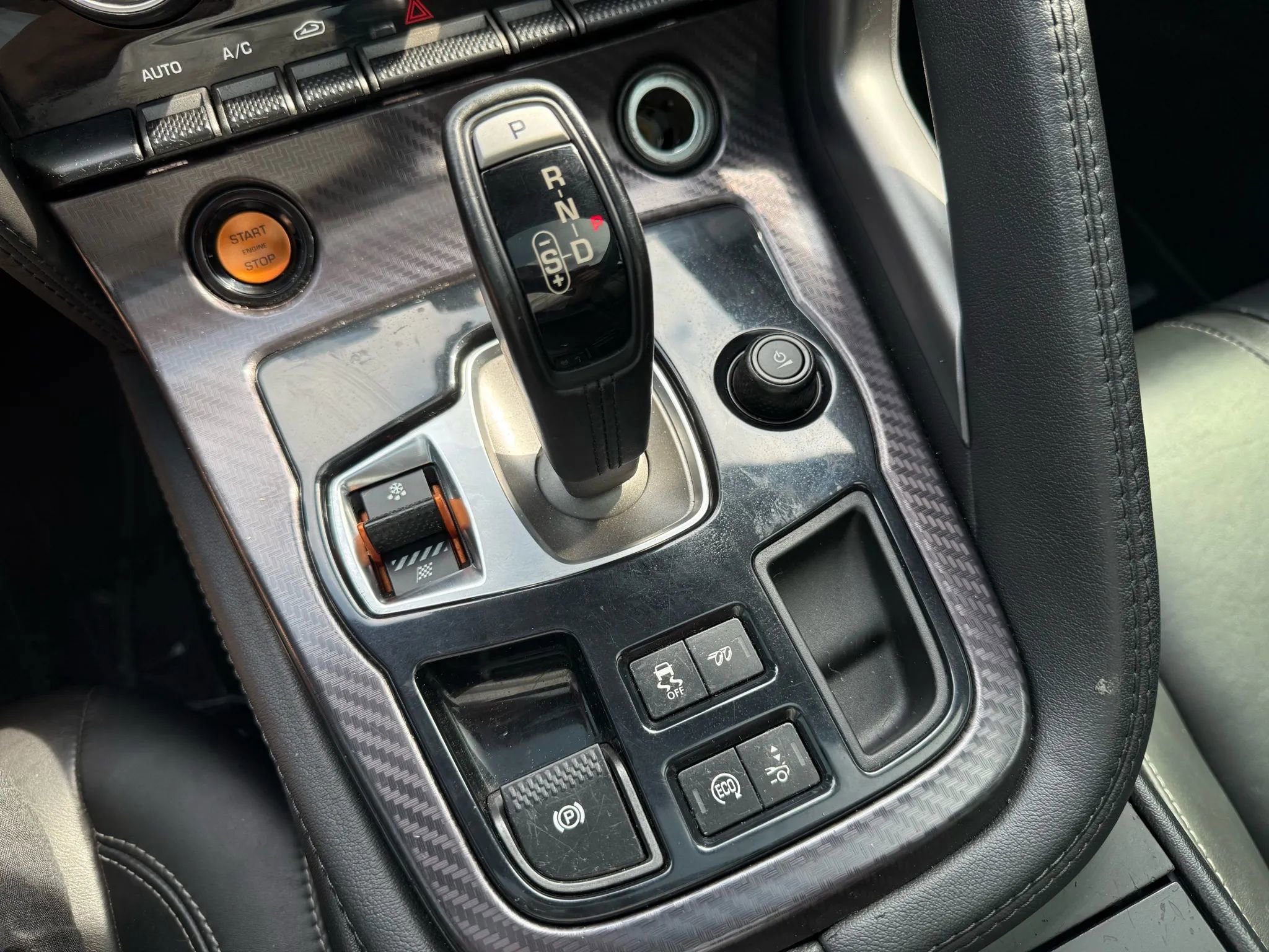 Used 2015 Jaguar F-TYPE R image 27