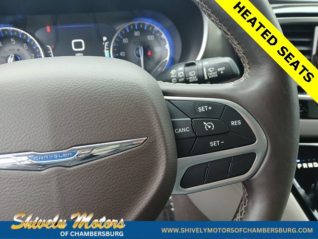 Used 2017 Chrysler Pacifica Touring-L Plus w/ Tire & Wheel Group image 31