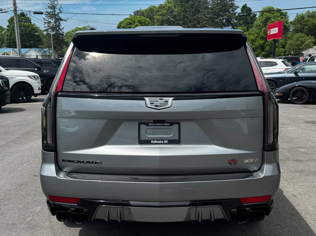 Used 2024 Cadillac Escalade V w/ LPO, ONYX Package AWD/4WD image 5