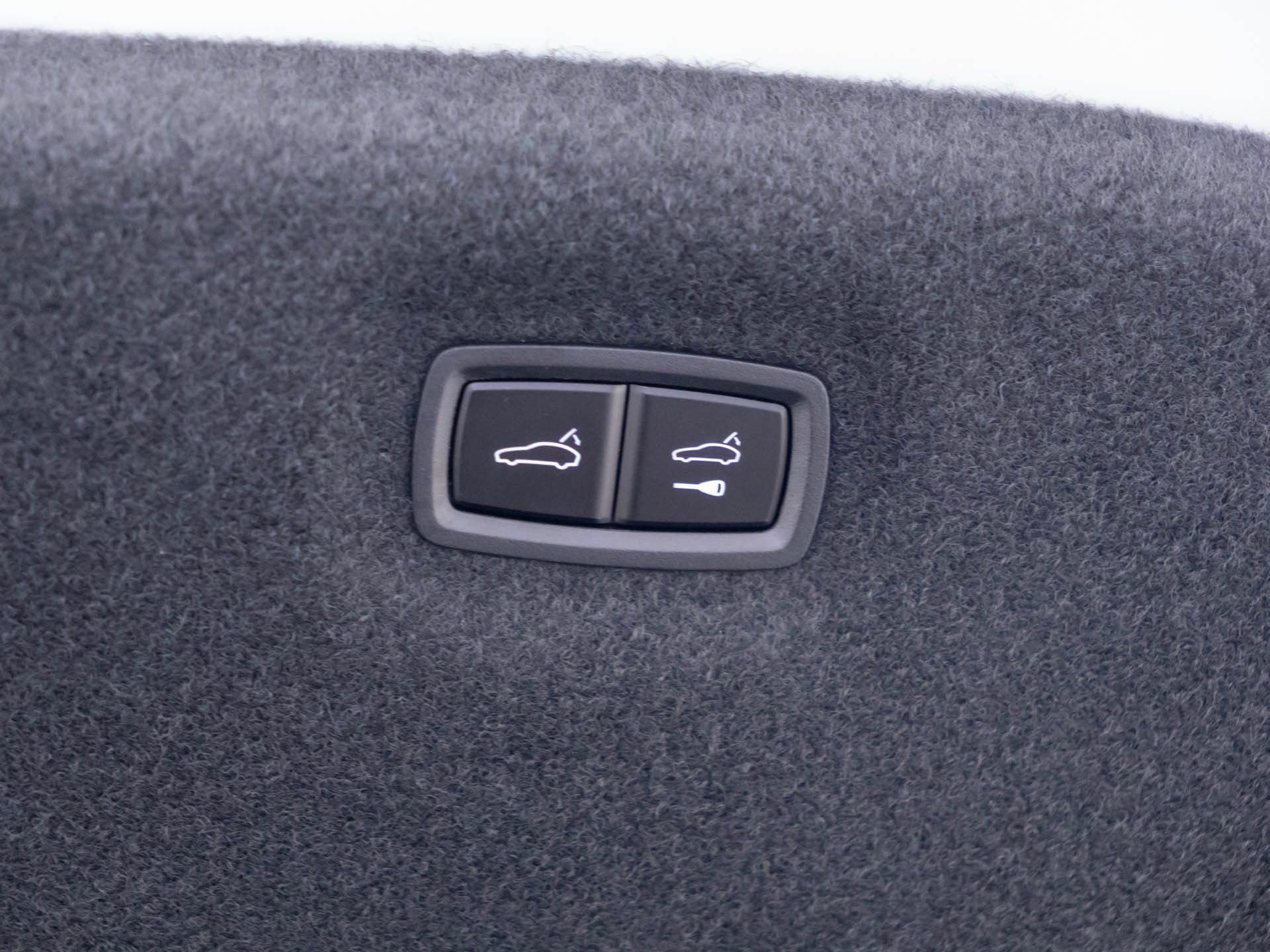 New 2026 Porsche Taycan AWD/4WD image 31