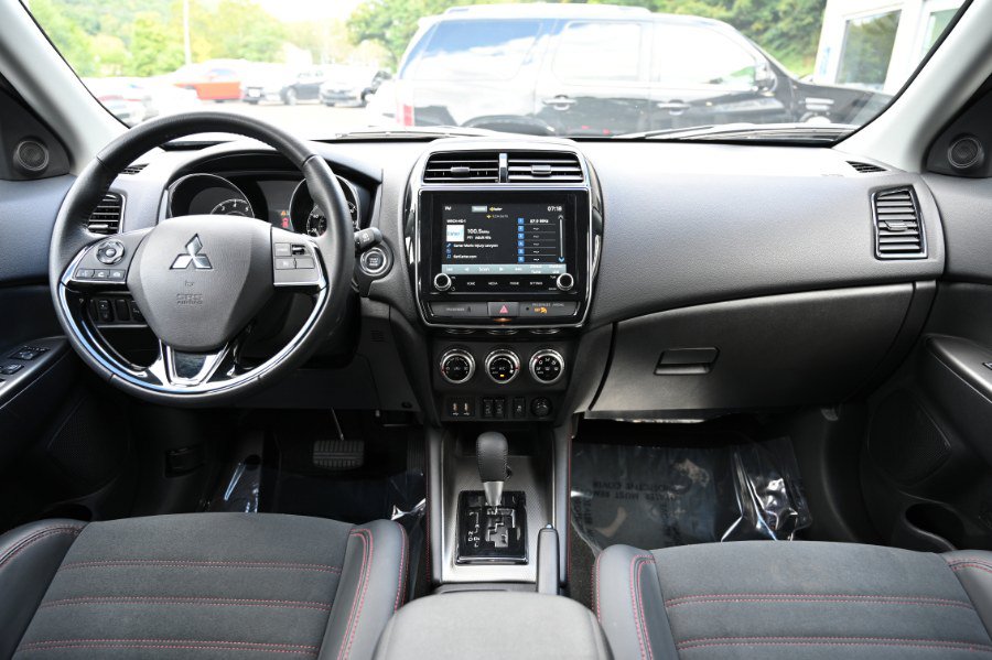 Used 2026 Mitsubishi Outlander Sport SE AWD/4WD image 12
