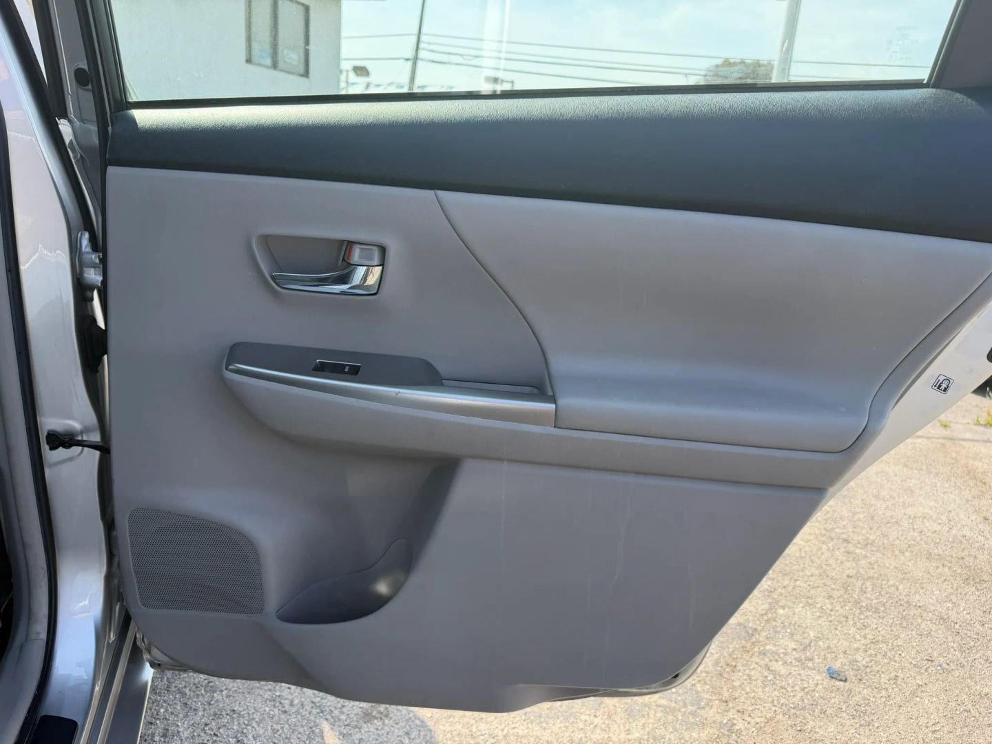 Used 2016 Toyota Prius V Five FWD image 17