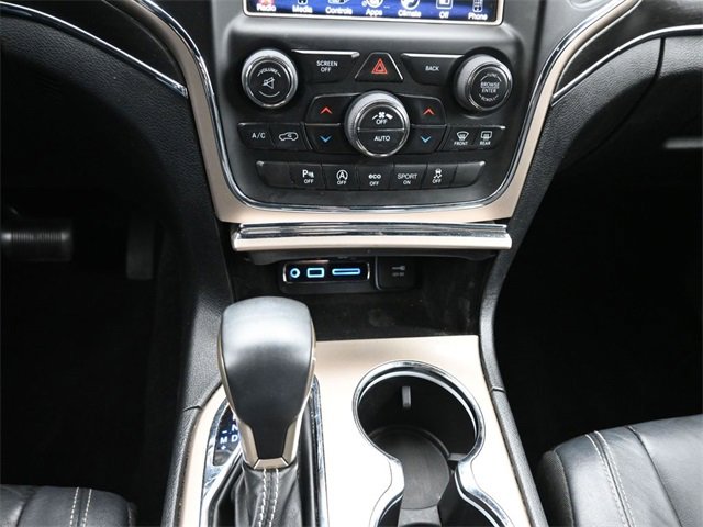 Used 2017 Jeep Grand Cherokee Limited image 30