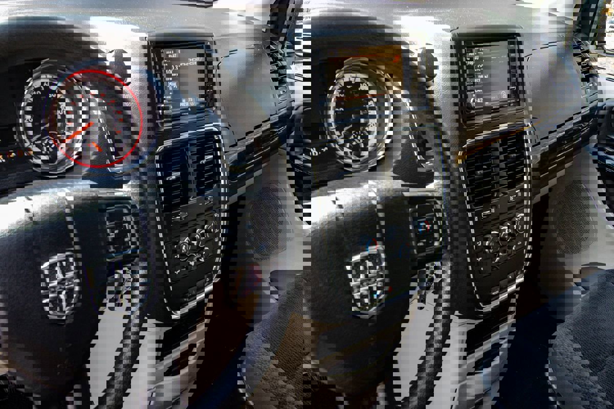 Used 2019 Dodge Grand Caravan SE w/ UConnect Hands-Free Group image 13