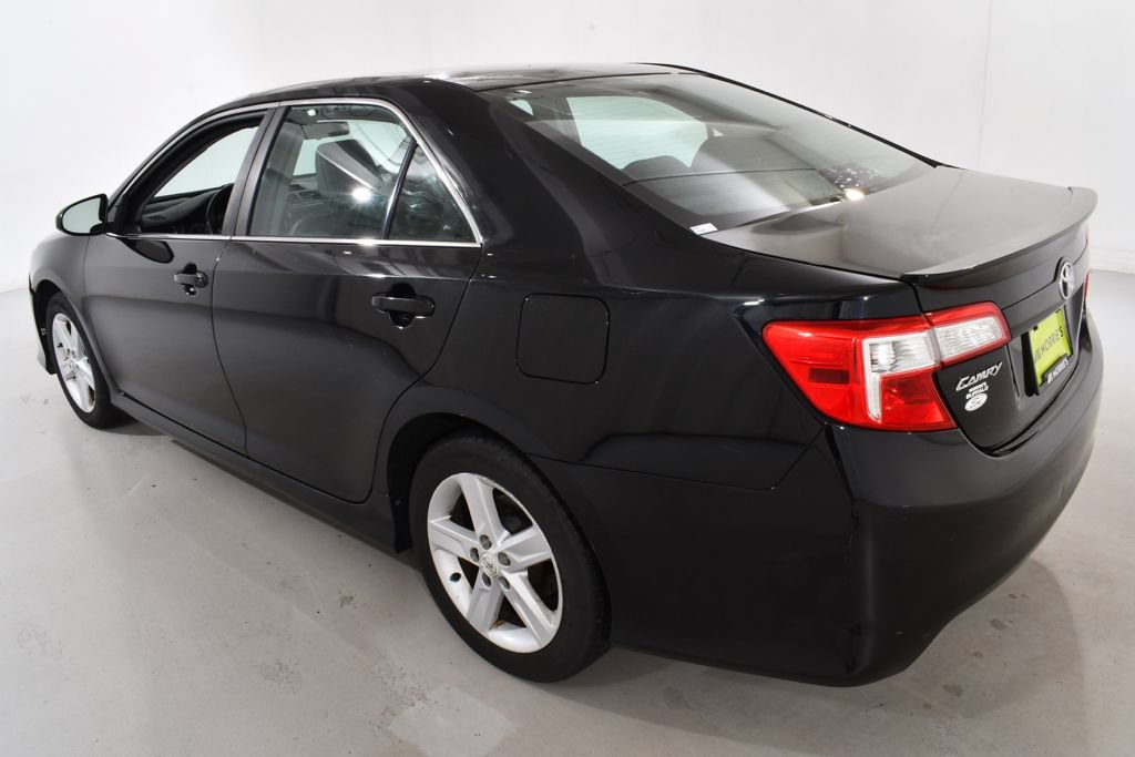 Used 2012 Toyota Camry SE FWD image 15