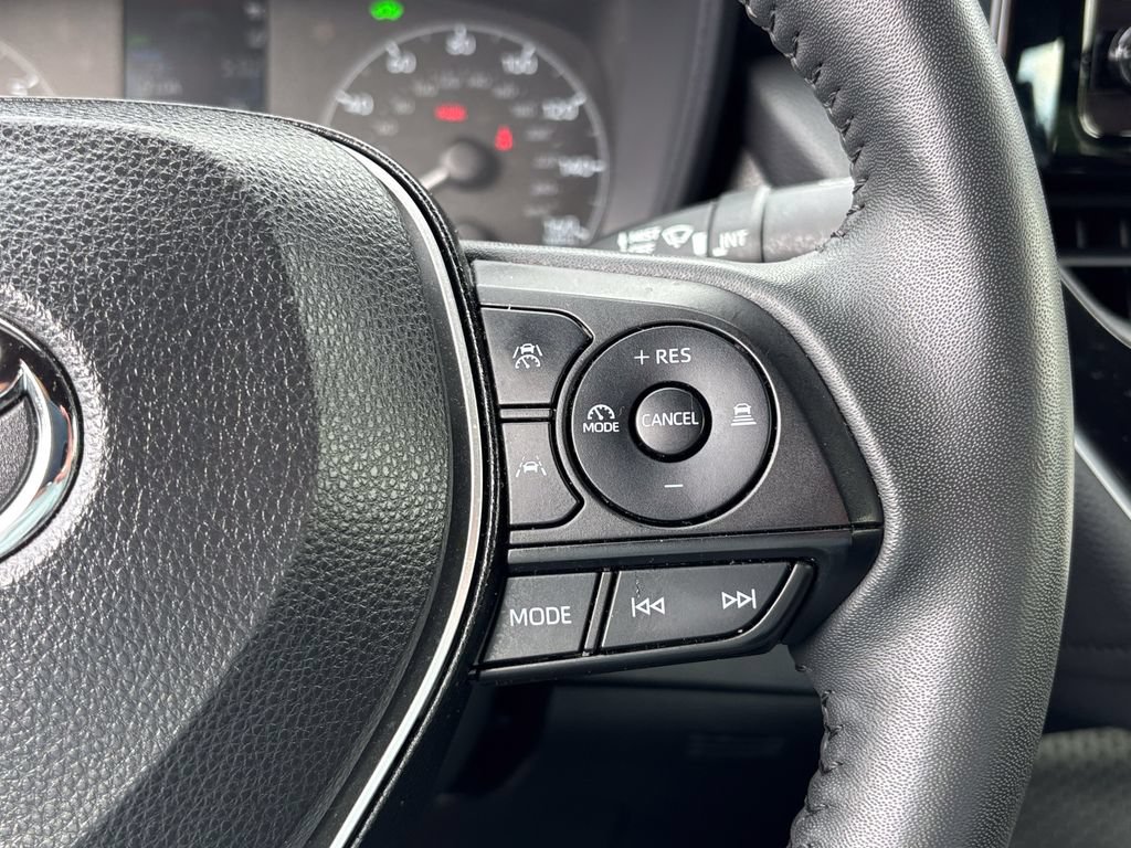 Used 2024 Toyota Corolla SE w/ Convenience Package FWD image 27