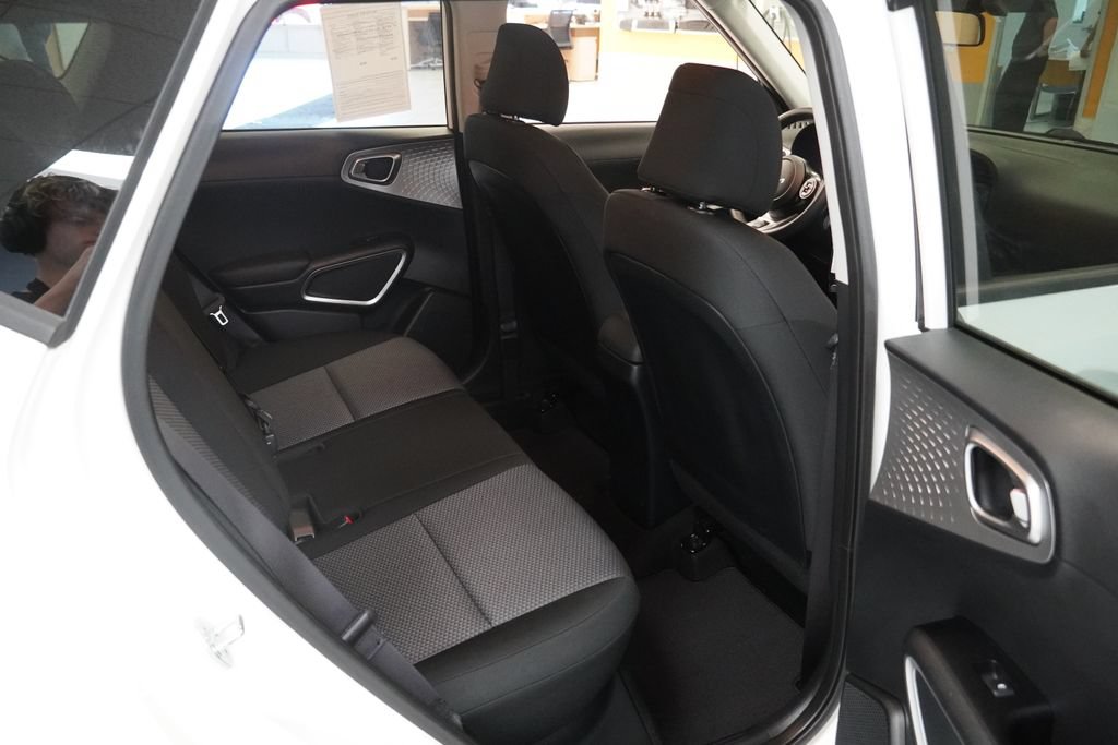 Used 2022 Kia Soul LX FWD image 22