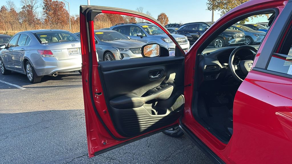 Used 2023 Honda HR-V Sport image 11