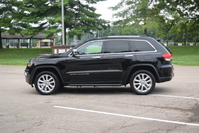 Used 2017 Jeep Grand Cherokee Limited w/ Trailer Tow Group IV AWD/4WD image 24