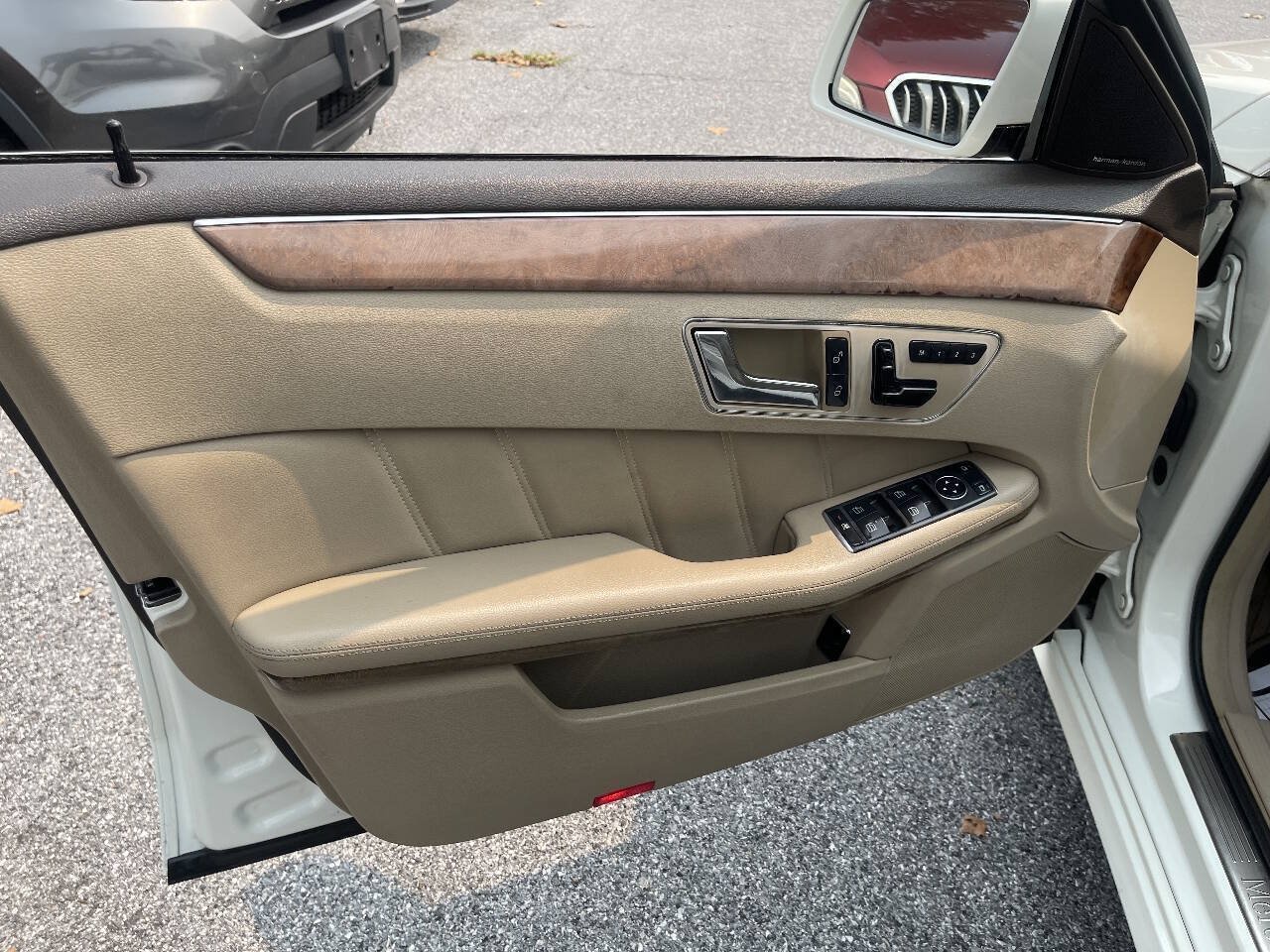 Used 2011 Mercedes-Benz E 350 4MATIC Sedan image 10