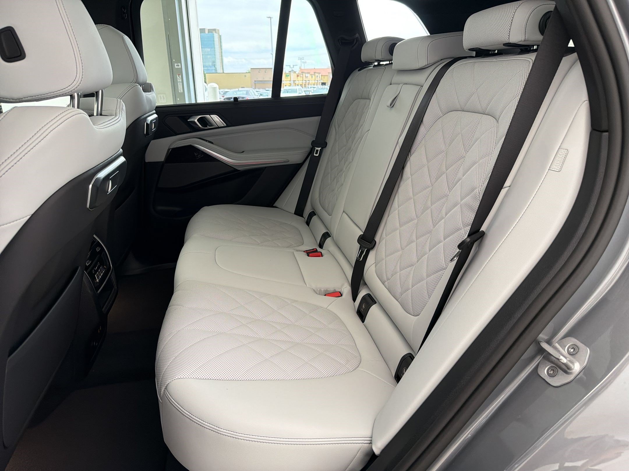 New 2026 BMW X5 xDrive40i w/ Premium Package AWD/4WD image 15
