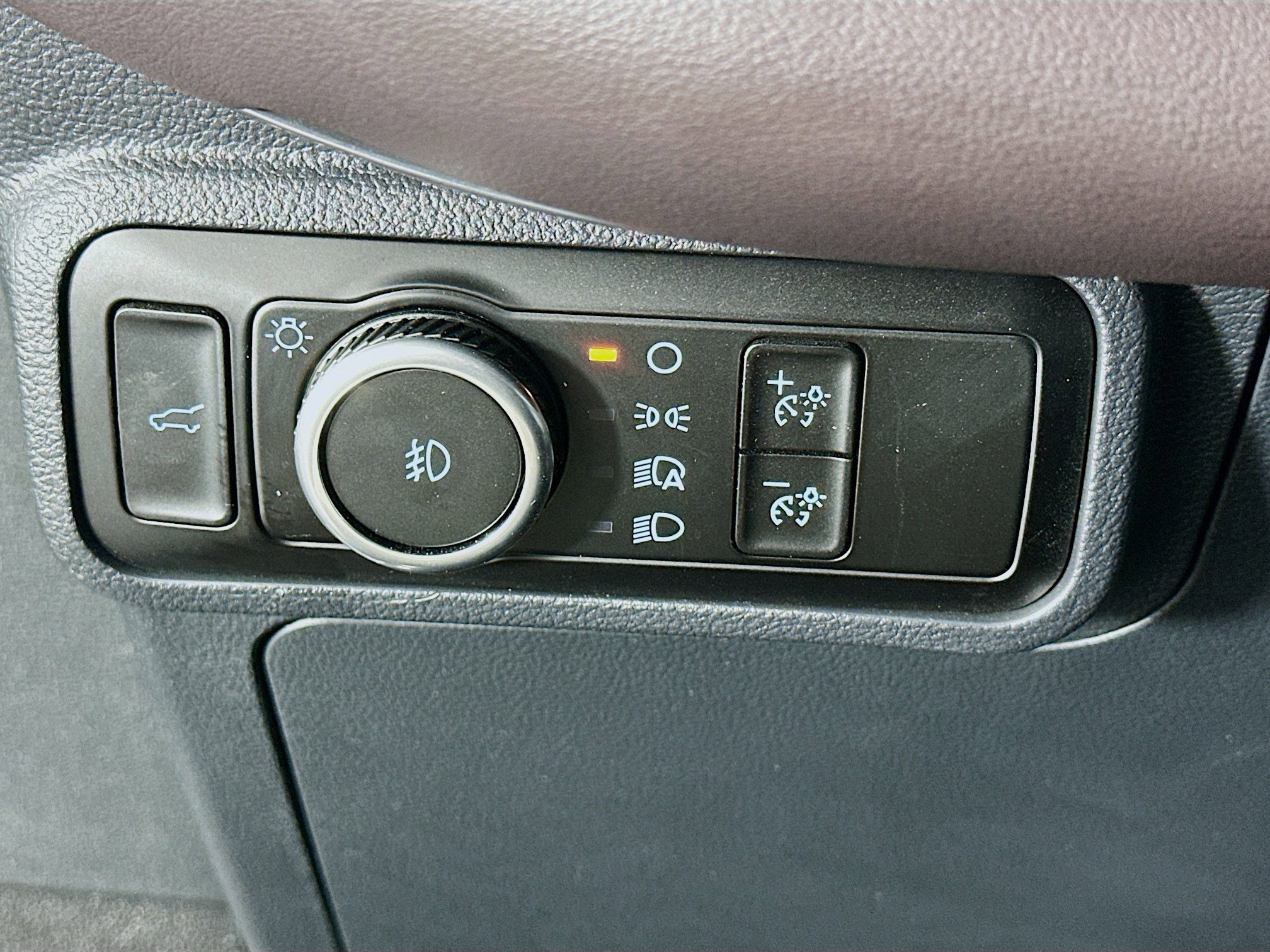 Used 2025 Ford Explorer Platinum w/ LUX Leather Package image 17