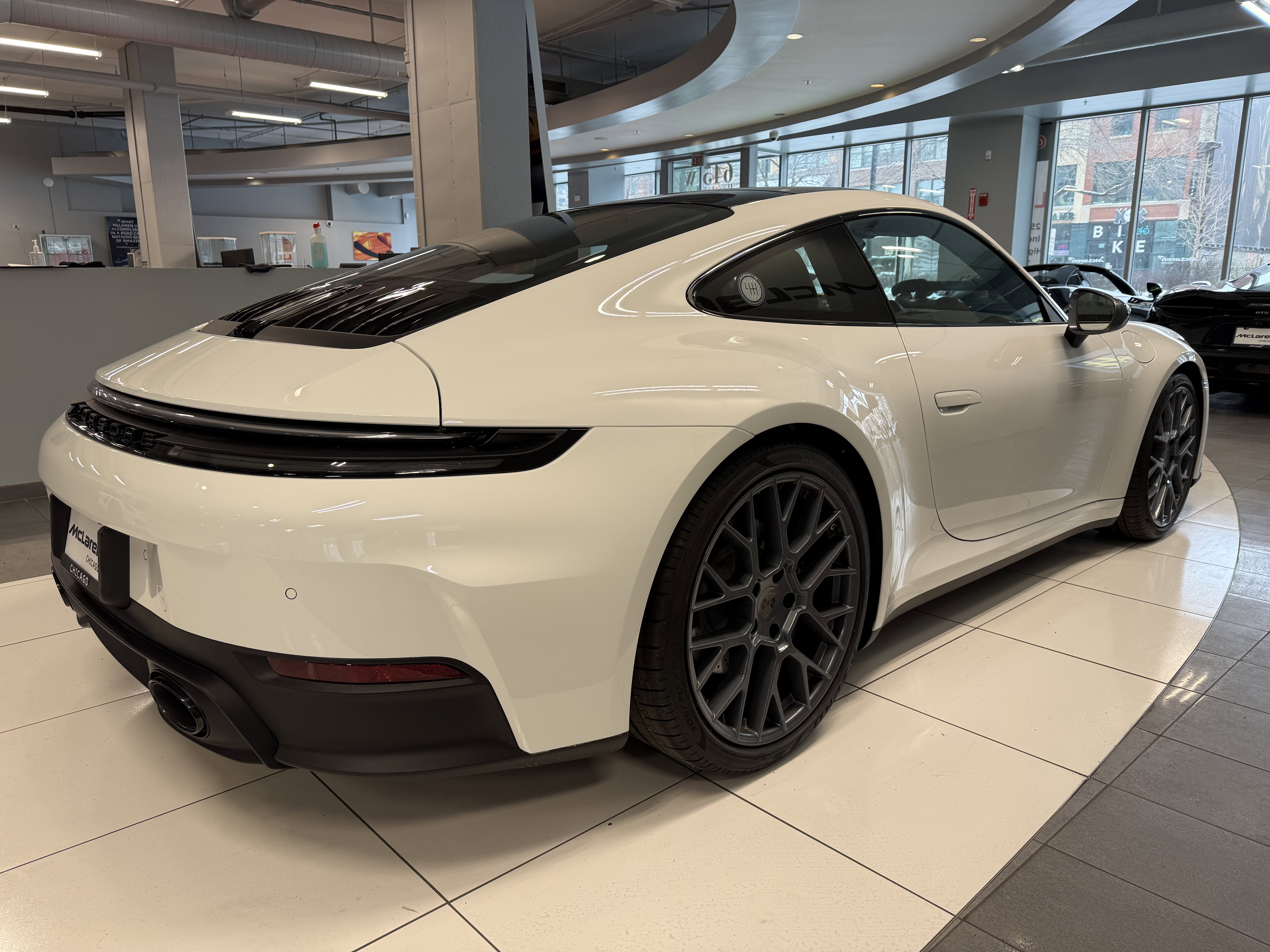 Used 2025 Porsche 911 Carrera RWD image 4