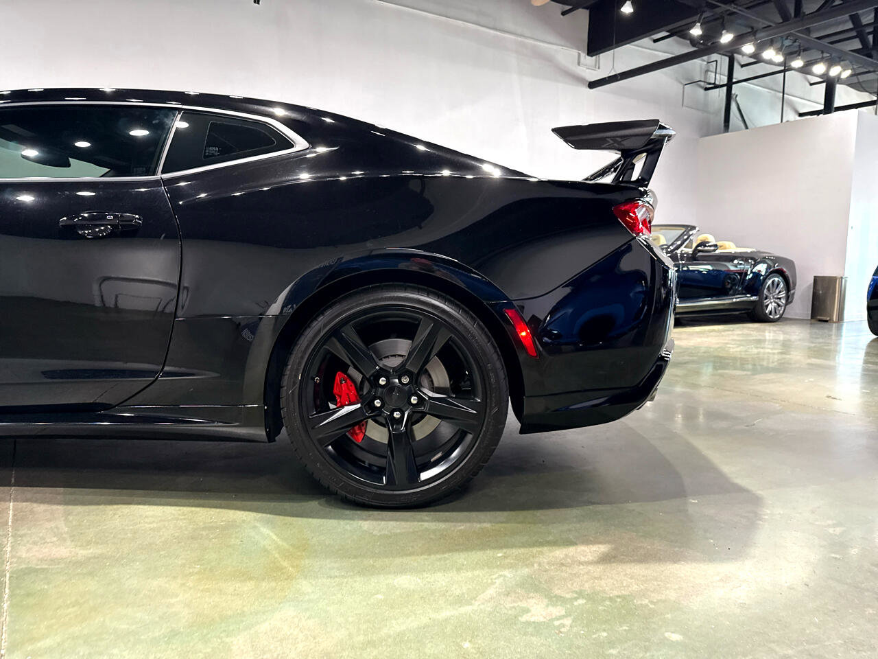 Used 2018 Chevrolet Camaro SS w/ LPO, Ground Effects Package image 5