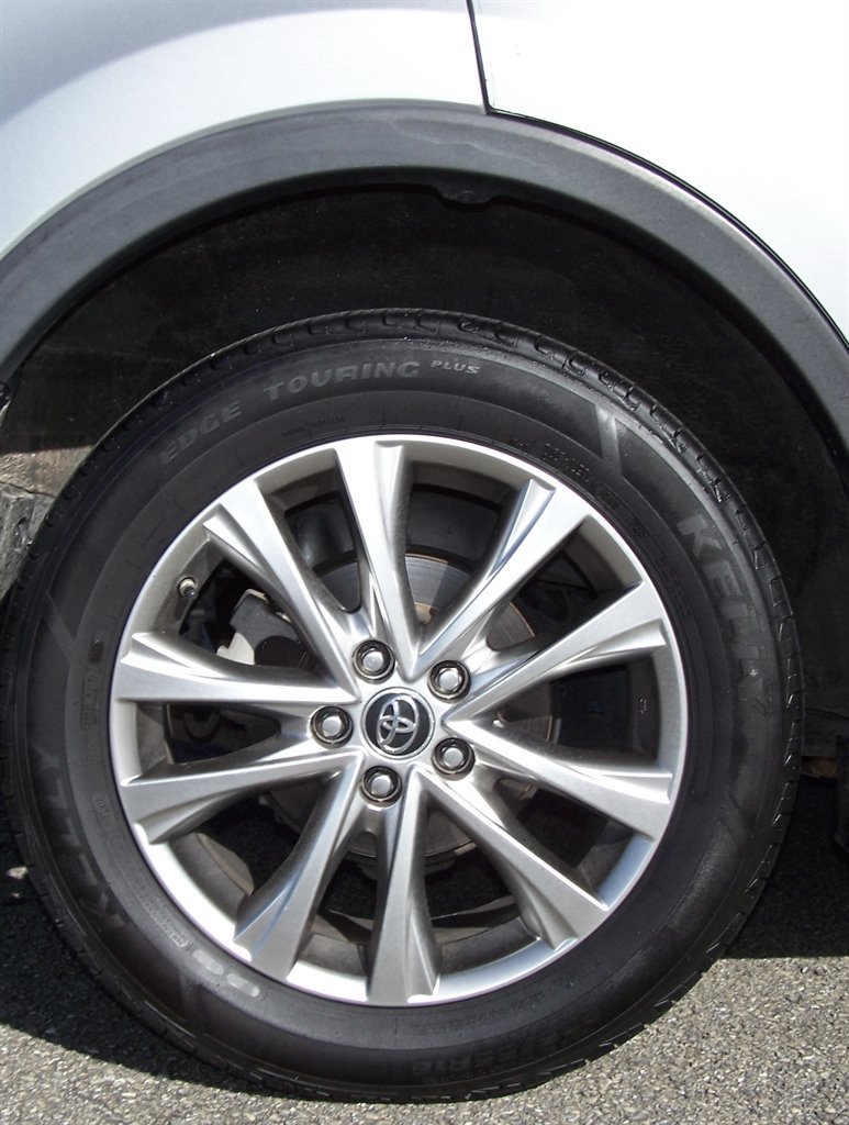 Used 2018 Toyota RAV4 Limited FWD image 35