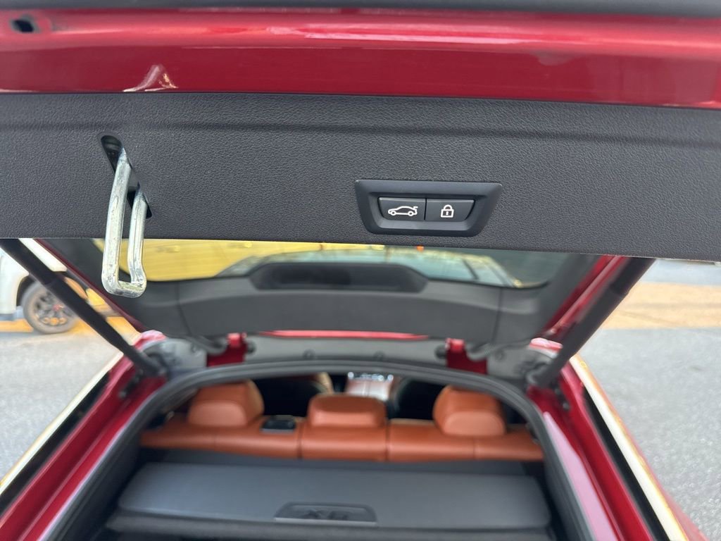 Used 2023 BMW X6 xDrive40i w/ M Sport Package AWD/4WD image 13