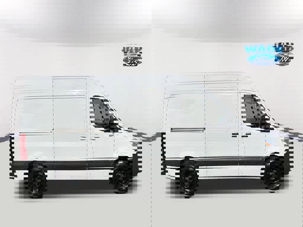 Used 2025 Mercedes-Benz Sprinter 2500 image 4