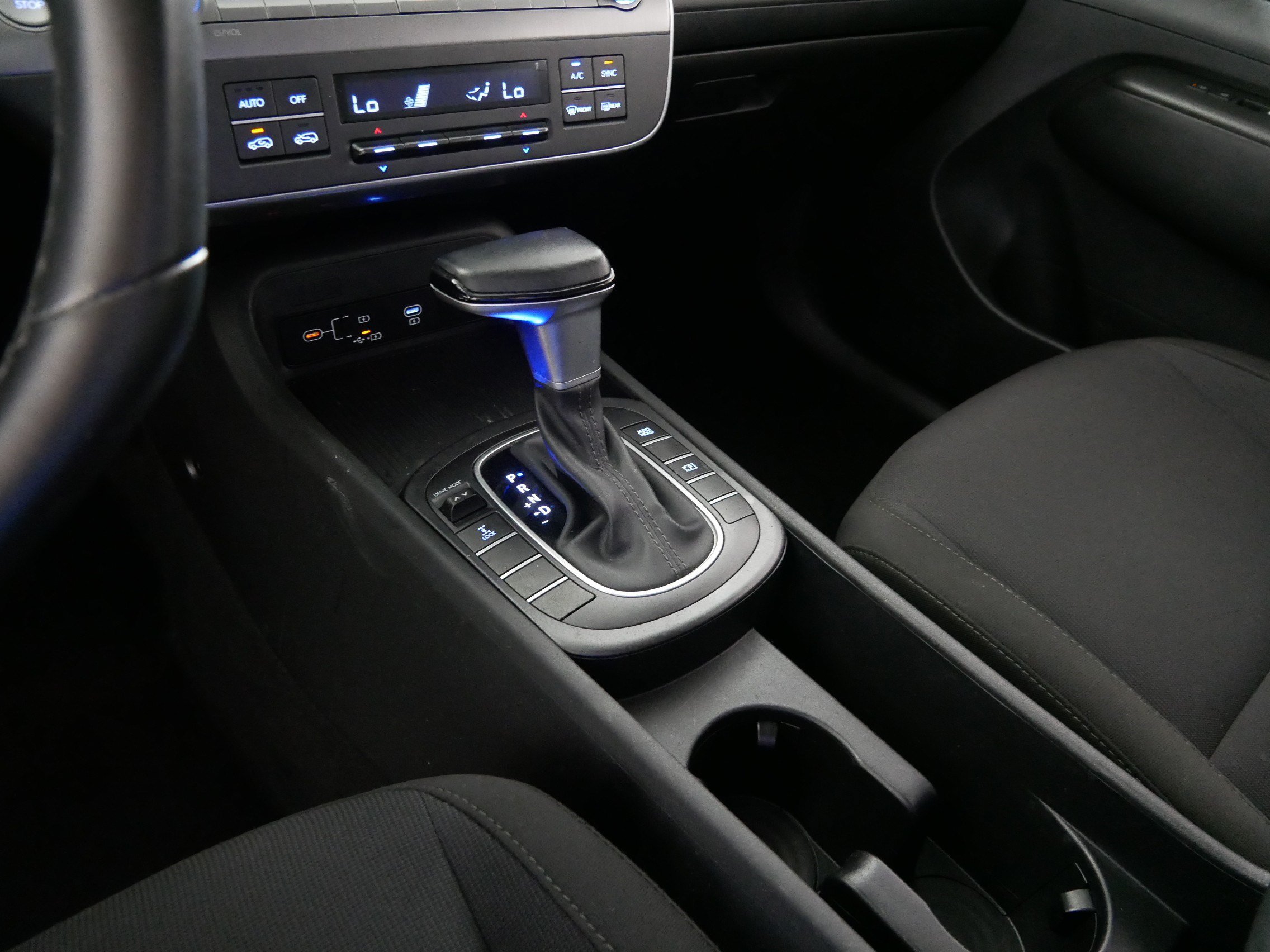 Used 2025 Hyundai Kona SEL AWD/4WD image 24