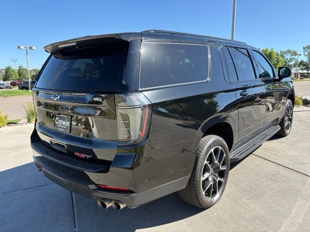 Used 2025 Chevrolet Suburban RST w/ Comfort Package AWD/4WD image 9