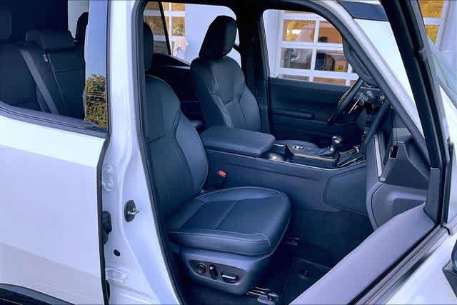 Used 2024 Lexus GX 550 w/ Cold Area Package AWD/4WD image 30