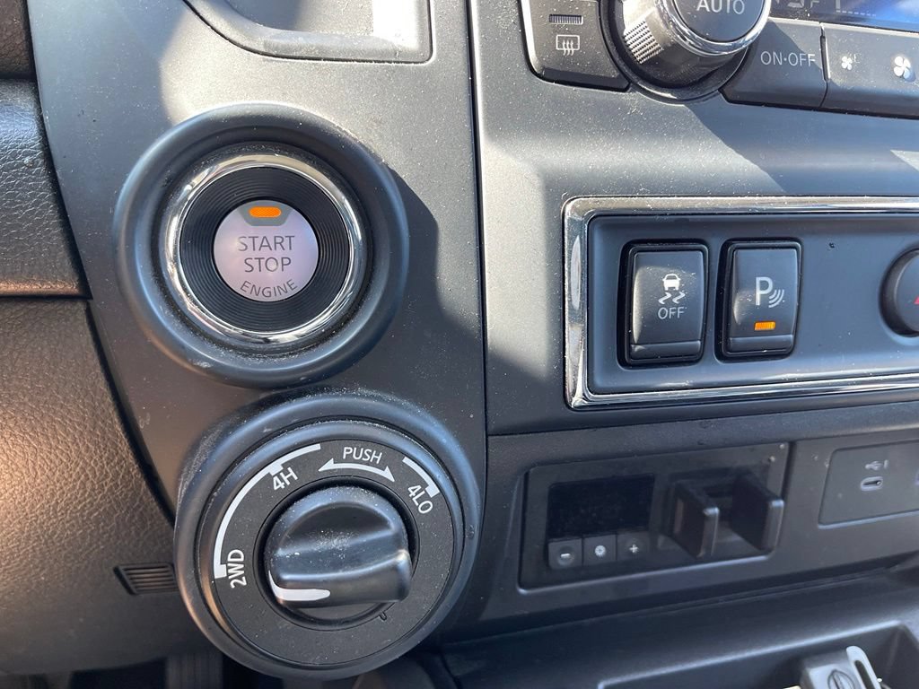 Used 2024 Nissan Titan SV w/ SV Convenience Package AWD/4WD image 12