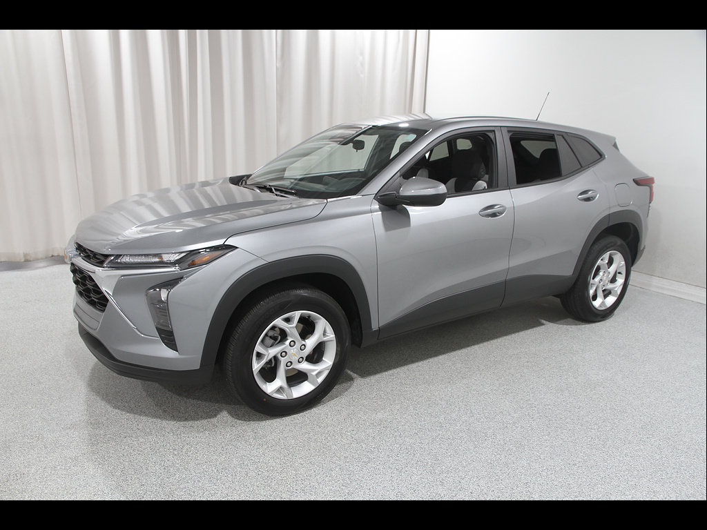 Certified 2024 Chevrolet Trax LS w/ LS Convenience Package FWD image 3