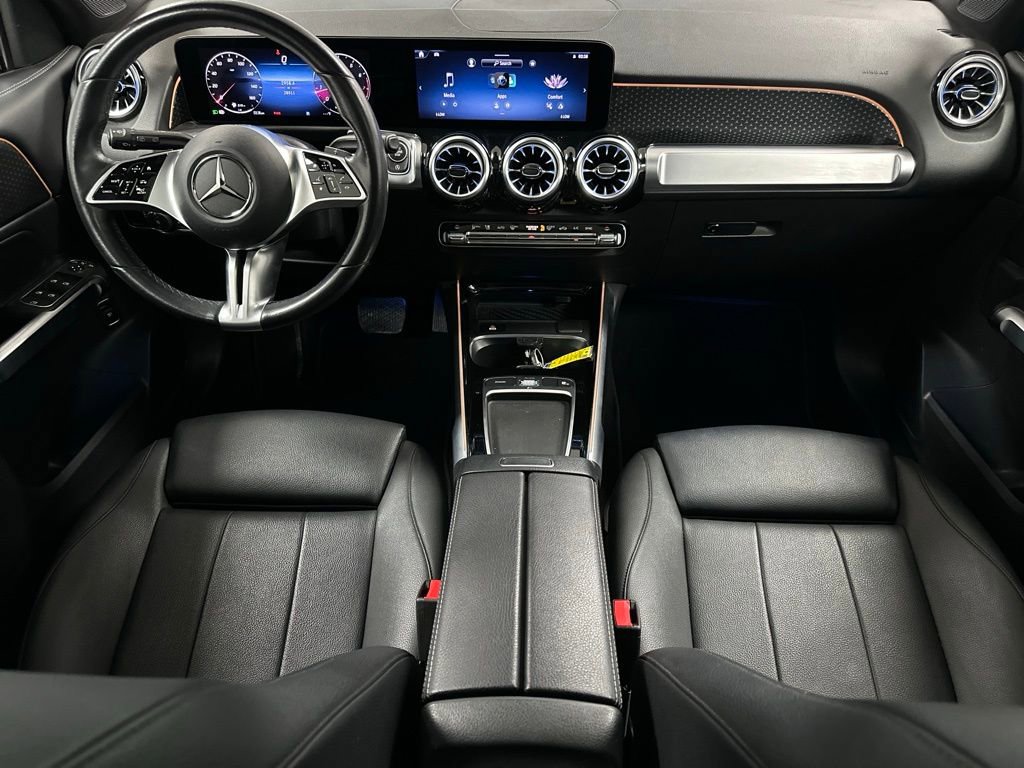 Used 2025 Mercedes-Benz GLB 250 image 2
