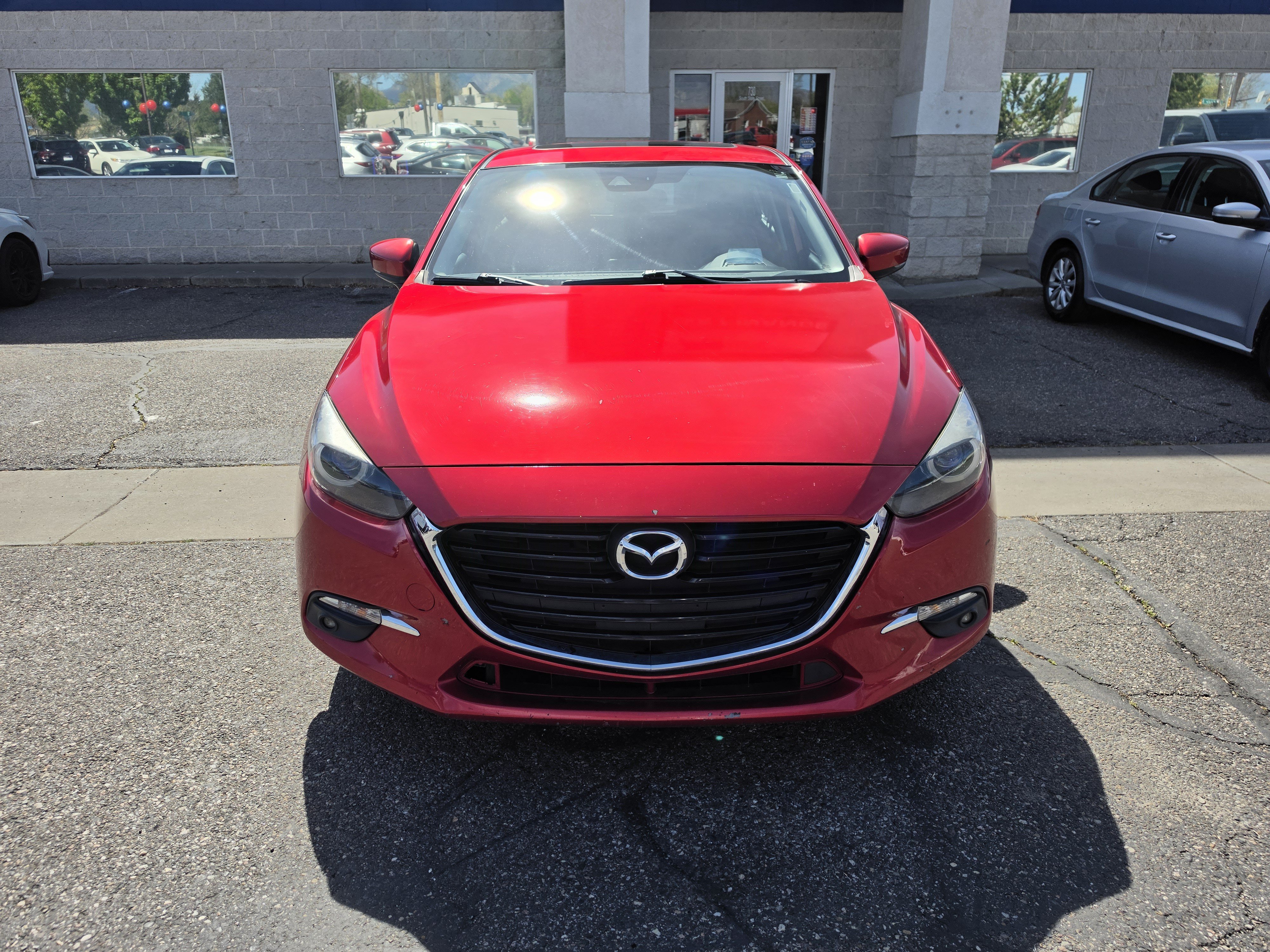 Used 2018 MAZDA MAZDA3 Grand Touring FWD image 2