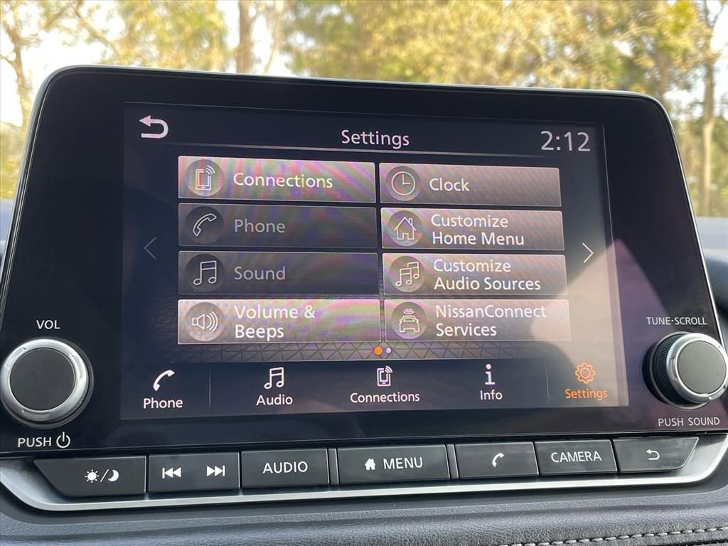 Used 2025 Nissan Rogue SV image 11