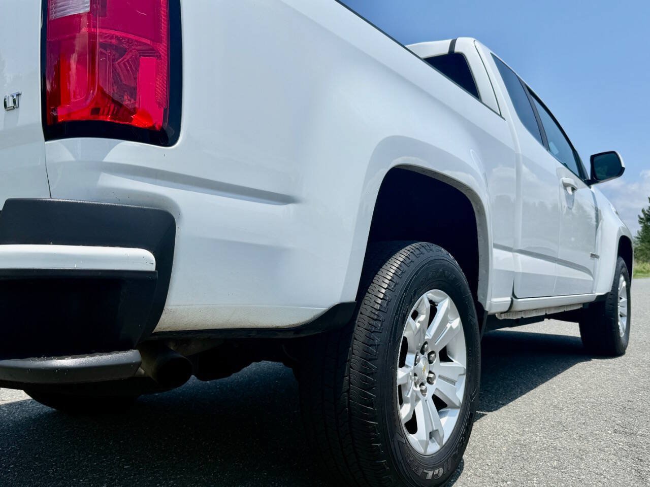 Used 2020 Chevrolet Colorado LT w/ Safety Package RWD image 7